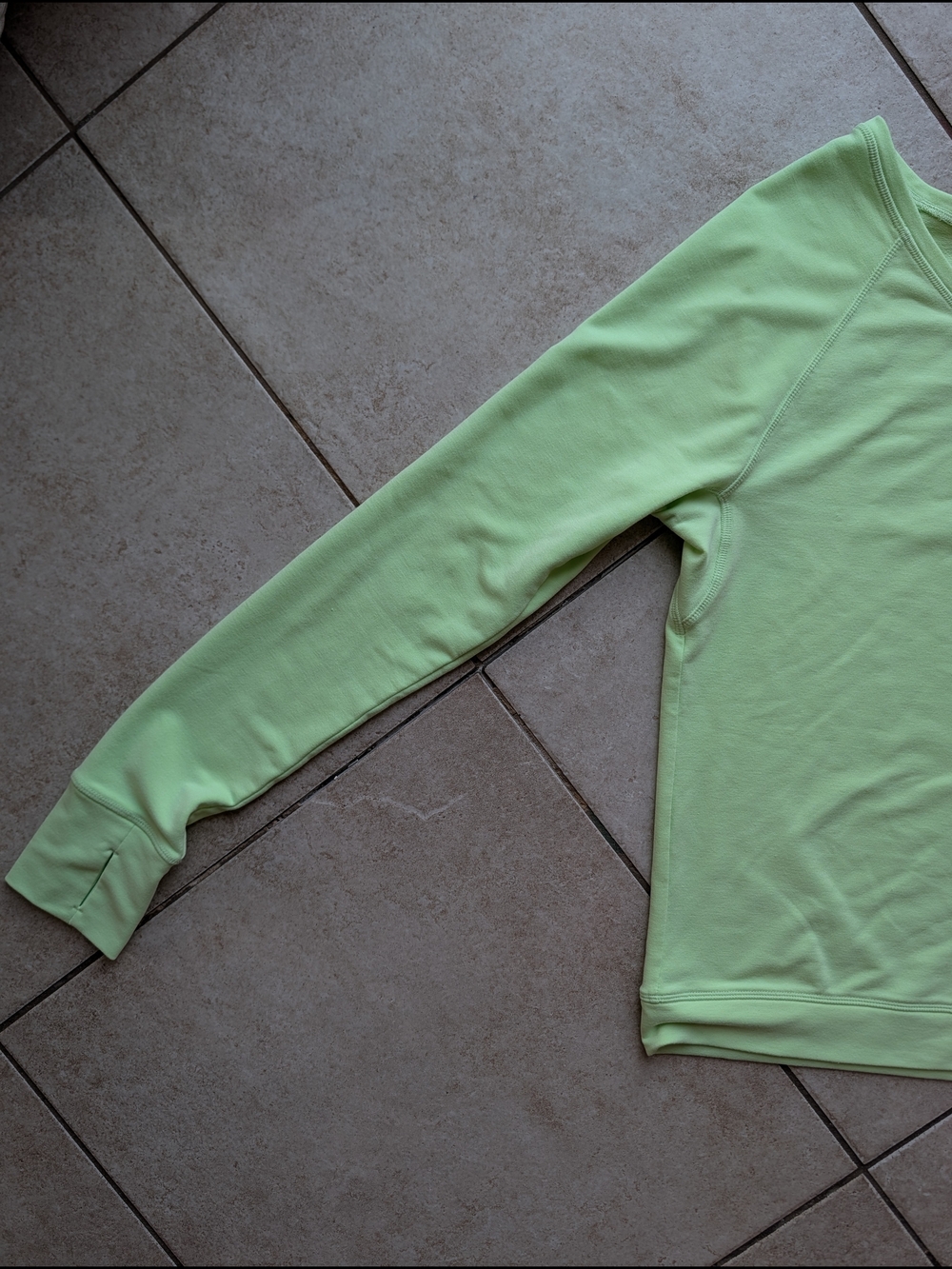 Athleta Neon Lime Green Long Sleeve Pullover Sweatshirt Thumbholes Size M - Picture 6 of 8